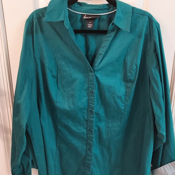 Lane Bryant Green Long Sleeve Button Down Blouse in Size 26 - Picture 6 of 10
